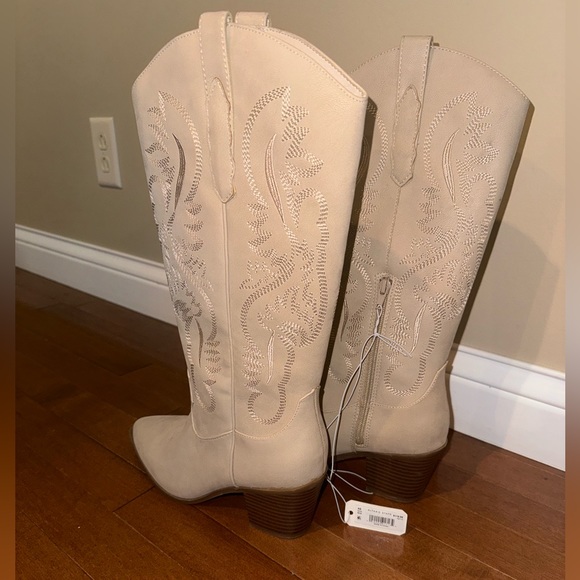 NWT Altar’d State Zaydi Western Boots Beige - Picture 5 of 5
